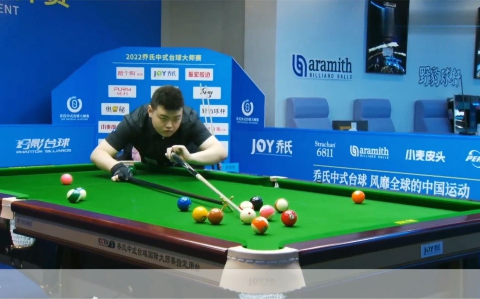 而在赛场外 而在赛场外